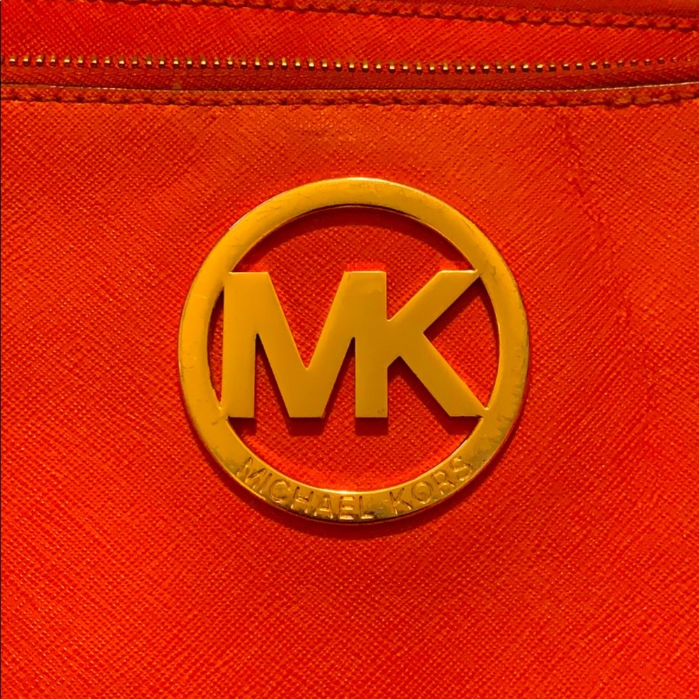 Cross body purse